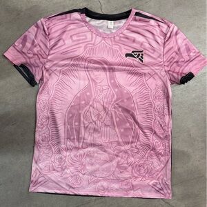 Mexico Guadalupe cops pink soccer jersey